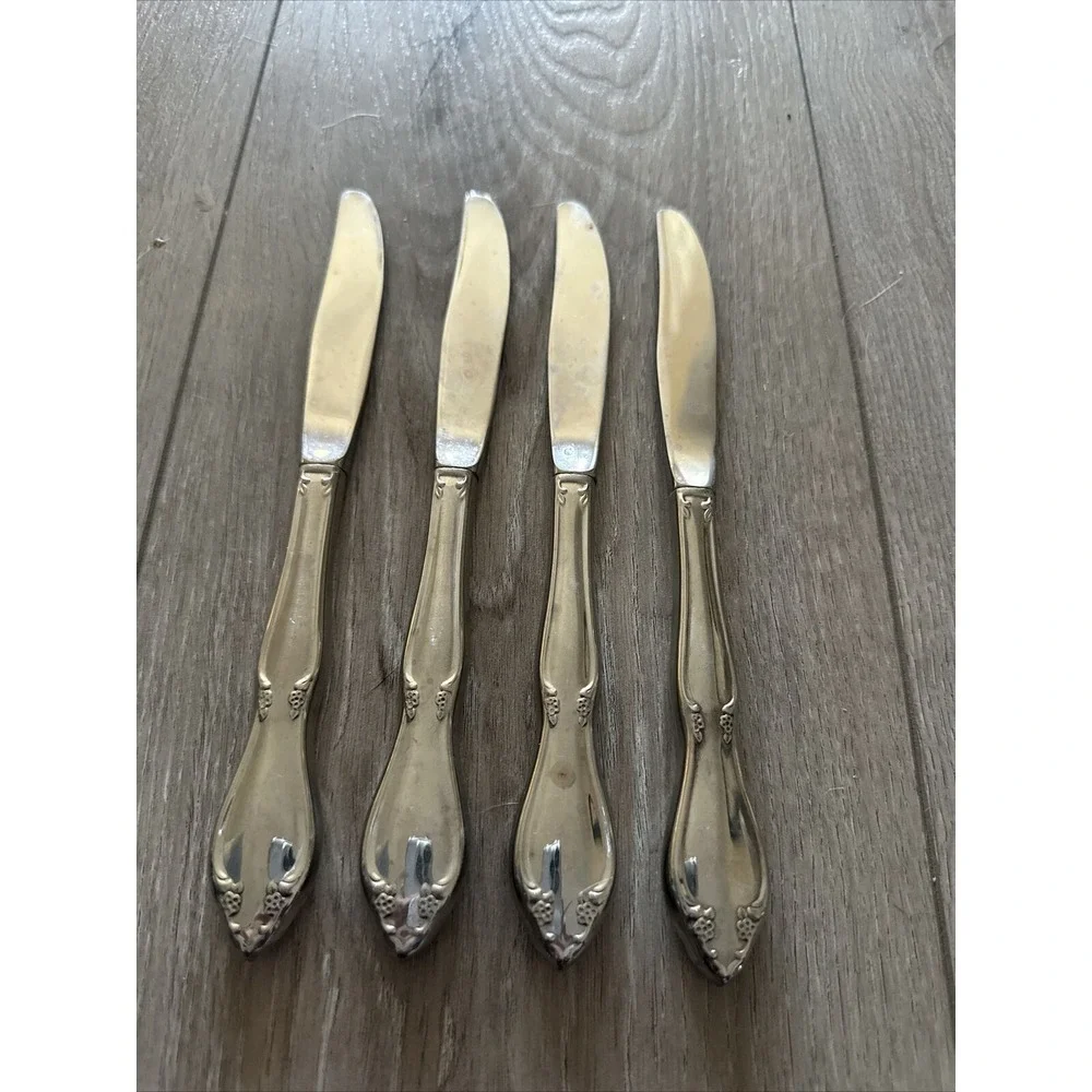 Oneida BERKELEY SQUARE Stainless Flatware -- Set‎ of 4 Dinner Knives
